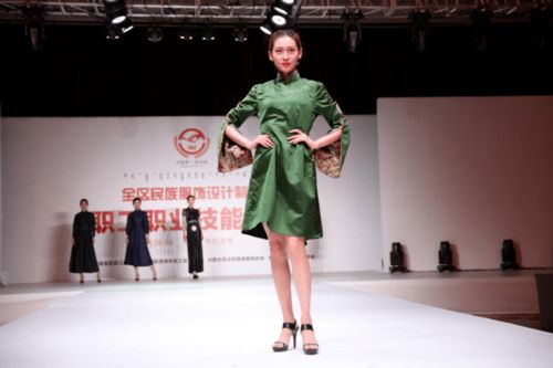 制作民族服饰，传承民族文化——全区民族服饰设计制作职工职业技能比赛圆满落幕