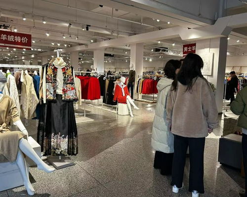 松江羊绒工厂店新春购物热 品质与实惠并存的年末之选